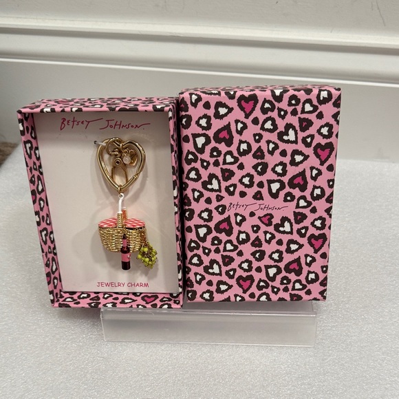 Betsey Johnson Picnic basket wine & grapes bag charm keychain NIB